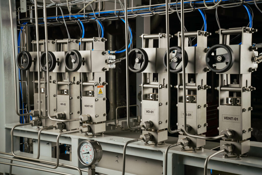 supercritical carbon dioxide essential oil extraction
